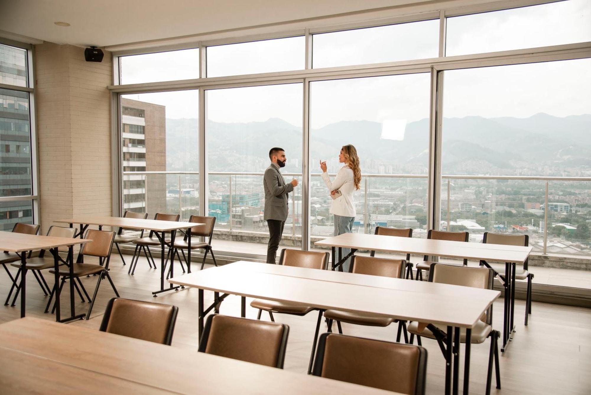 Hotel V Grand Hotel, A Member Of Radisson Individuals Medellín